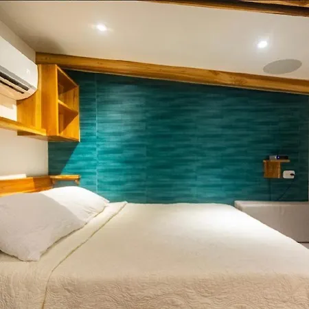 Condo Vnv Walking Distance To The Beach